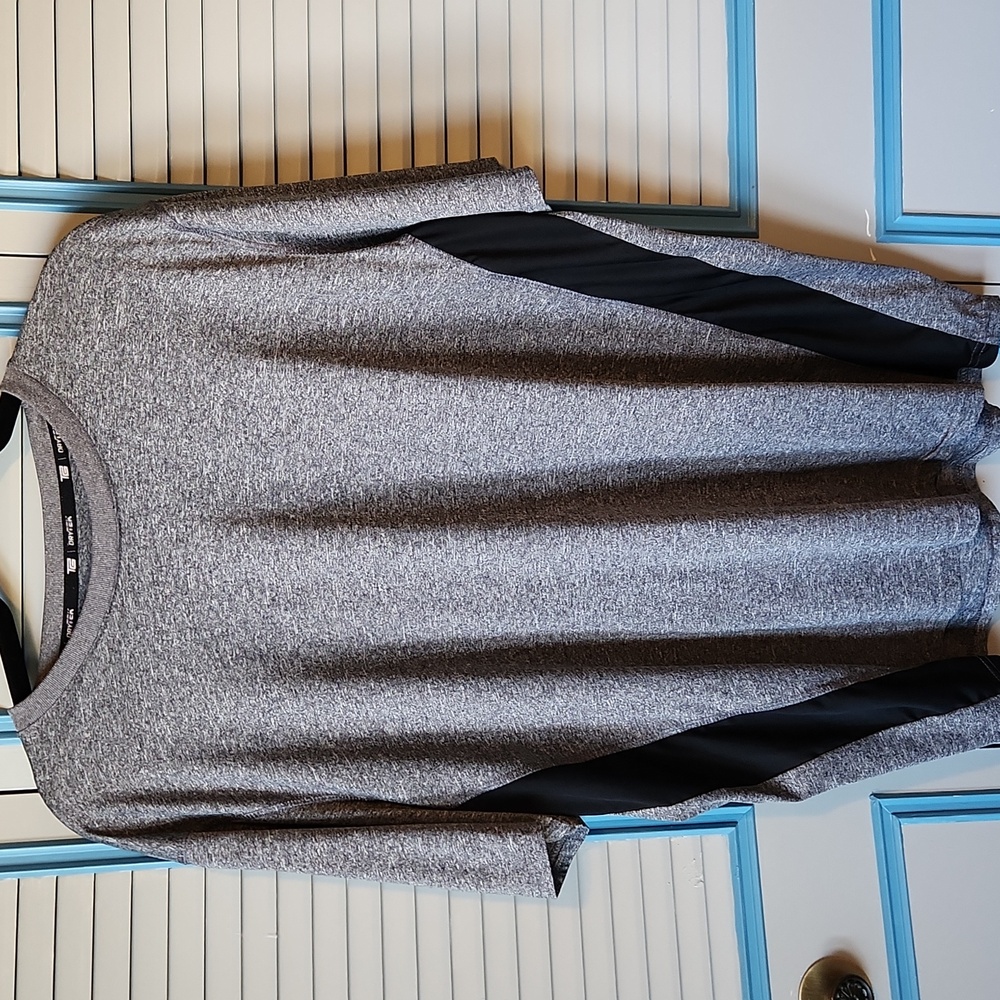 Tek Gear Dry Tek Grey & Black Performance Shirt - Picture 2 of 10
